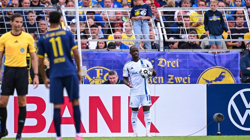 Coupe d’Allemagne : le match Lokomotive Leipzig – Schalke 04 interrompu après des propos à caractère raciste