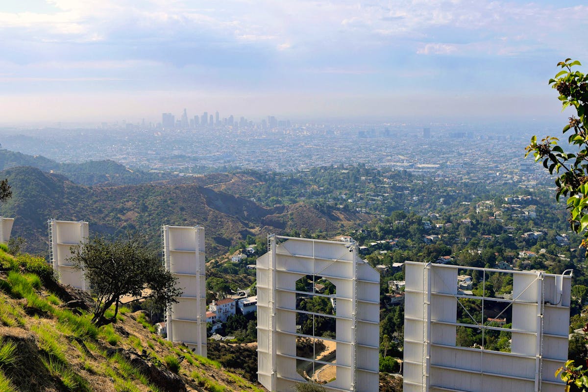 L’IA vidéo franchit un cap à Hollywood : de Will Smith aux studios, une révolution en marche