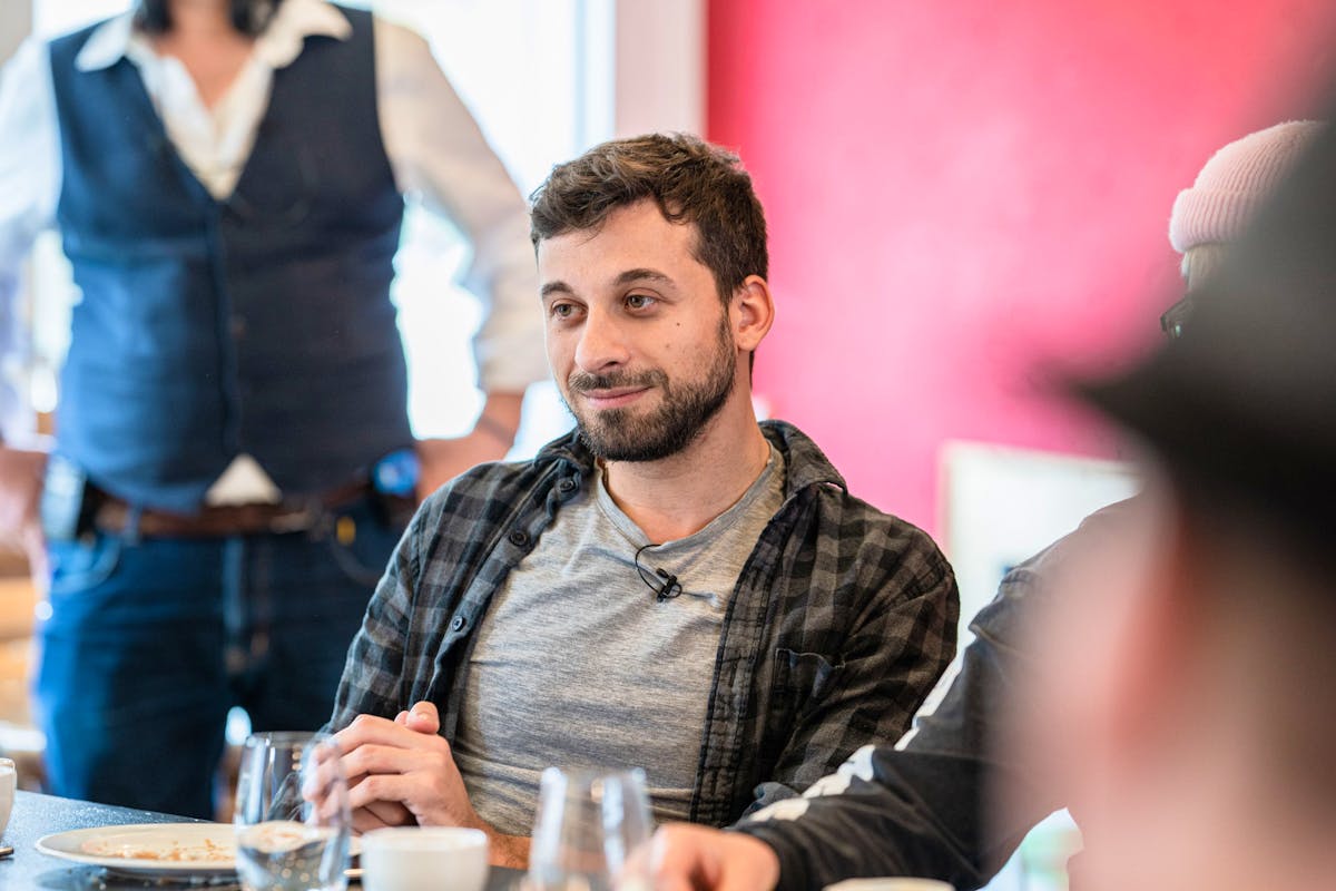 Week-end entre ennemis : wokistes et conservateurs réunis dans un écoquartier genevois