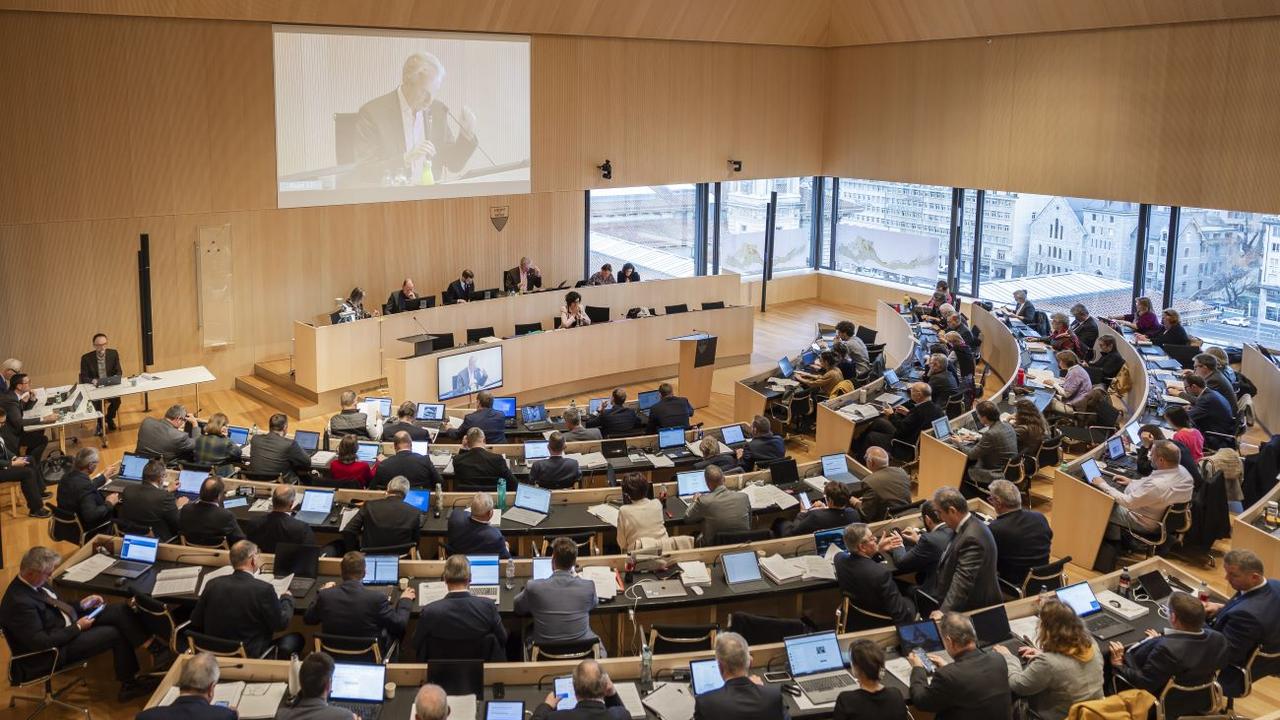 Réforme de la loi énergétique vaudoise : tensions au Parlement et objectifs de neutralité carbone 2050