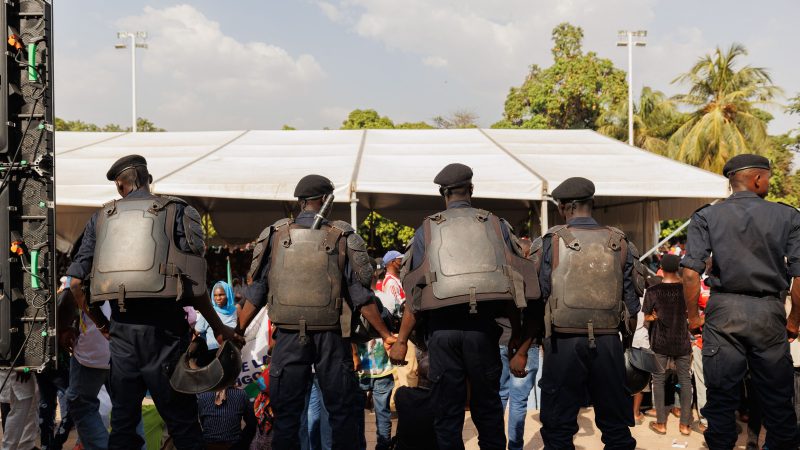 Our House : des choix qui basculent une famille dans le cauchemar (mini-série adaptée)