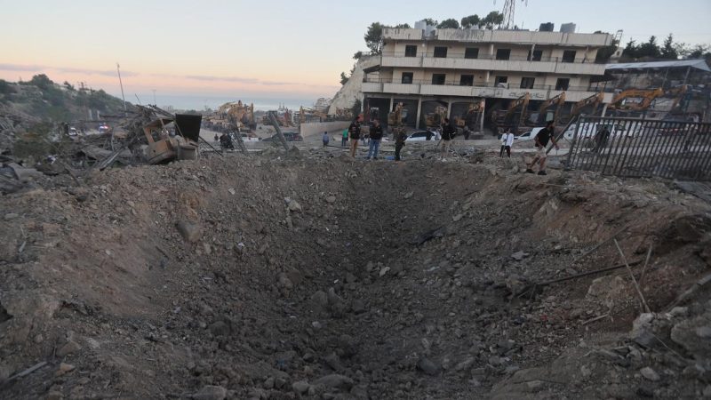 Le président libanais dénonce des frappes israéliennes nocturnes dans le sud du Liban après le cessez-le-feu à Gaza