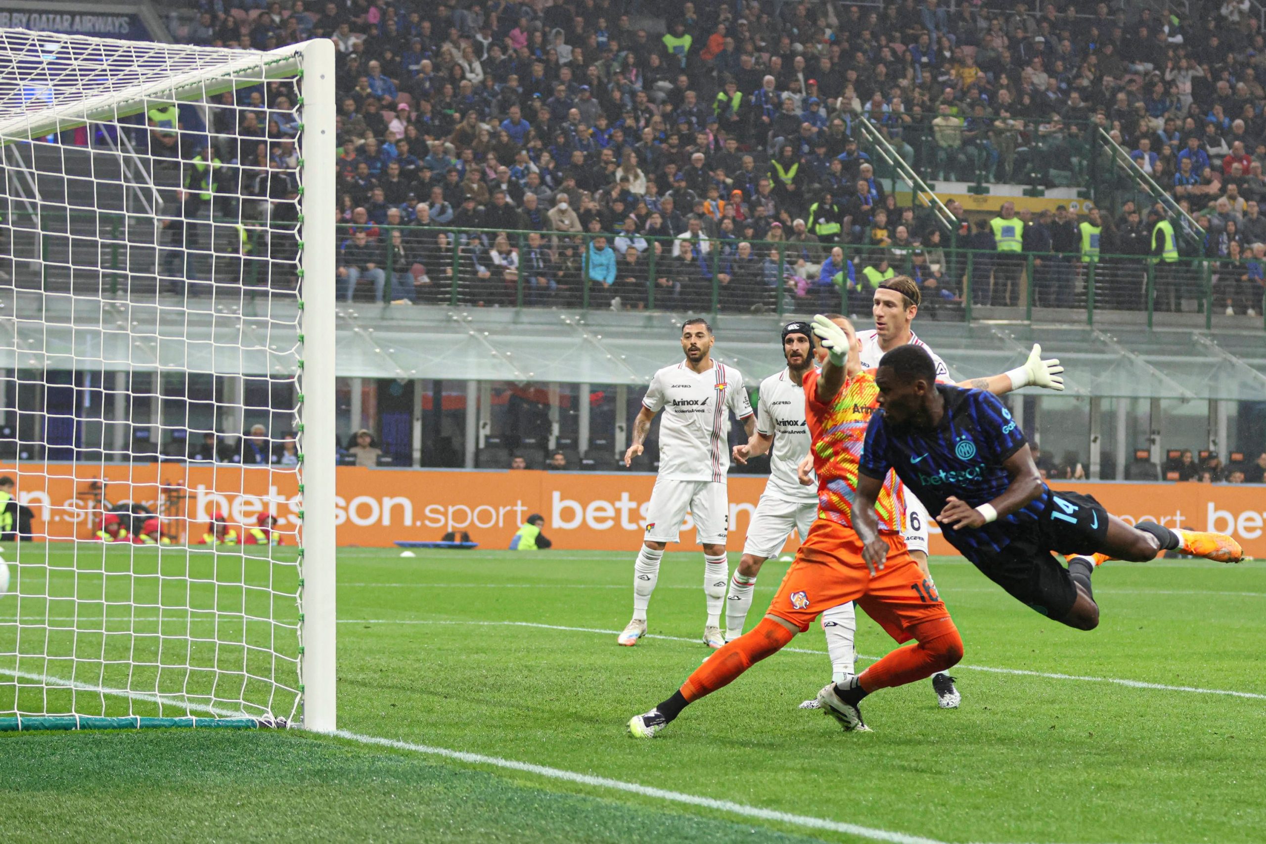 Inter Milan s’impose contre Cremonese et rejoint le peloton de tête en Serie A