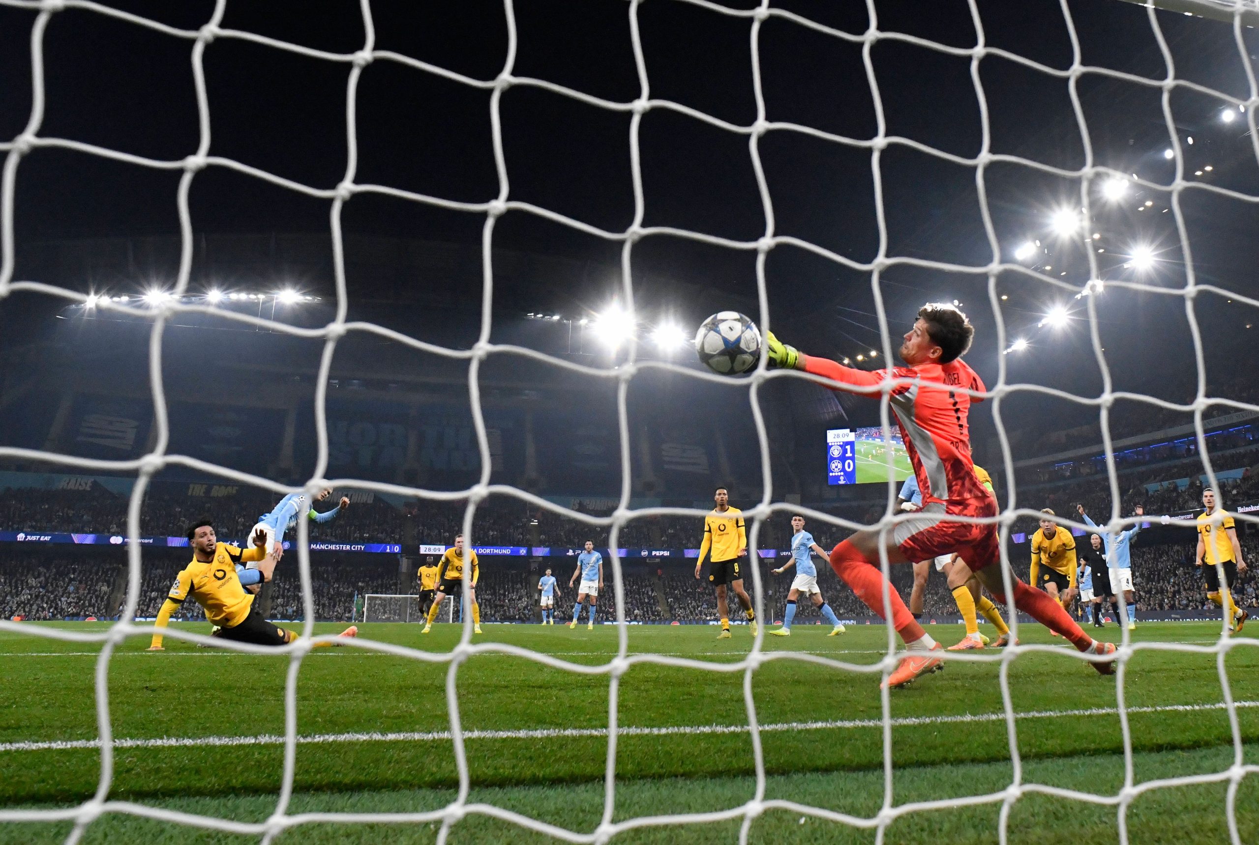 Manchester City bat Dortmund 4-1 en Ligue des champions : Kobel en difficulté et bilan de la 4e journée