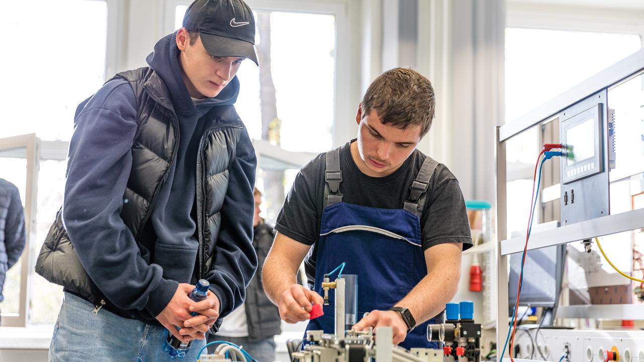 Genève : vote du Grand Conseil en faveur d’une exemption du salaire minimum pour les jobs d’été, sous condition de référendum