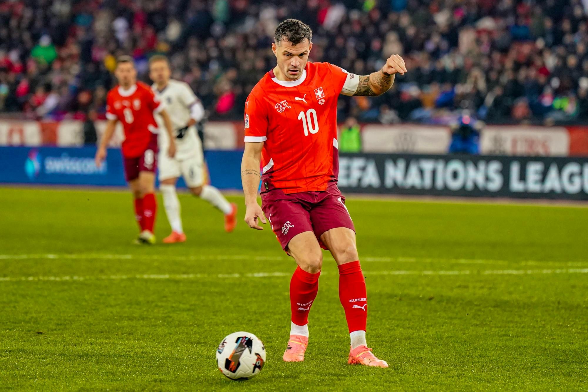 La Nati pourrait quitter la Suisse romande si le Stade de Genève optait pour une pelouse synthétique