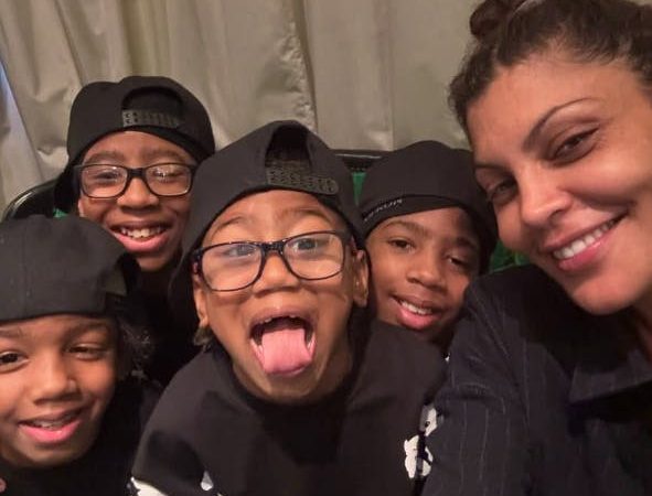 Nawell Madani et Djulian : réconciliation après l incident des Champs-Élysées